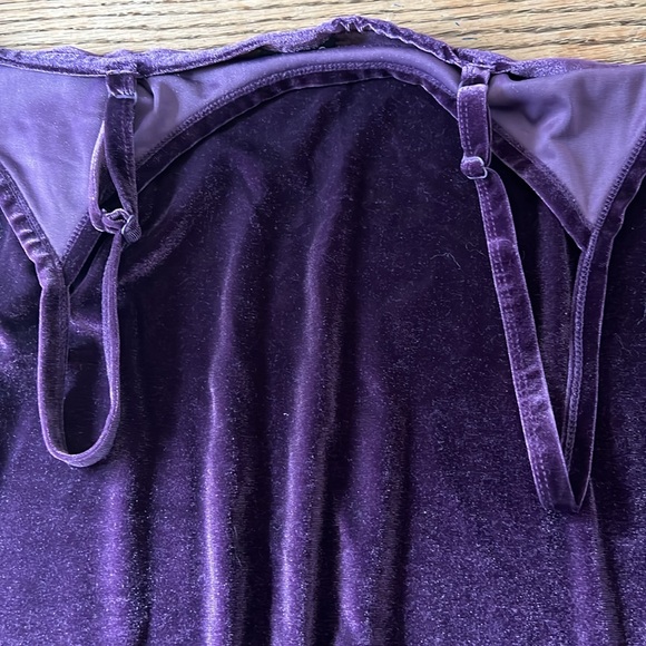 Torrid; Women’s Purple Velvet Tank Top. Size 2 - Picture 2 of 7